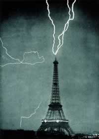 Fulmini sulla Torre Eiffel