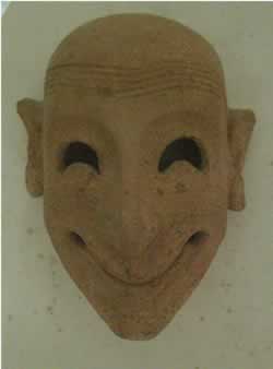 Maschera Fenicia dal sorriso sardonico