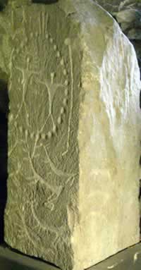 Magia - Antica stele camusa rappresentante una divinità maschile e femminile per propiziare la fertilità